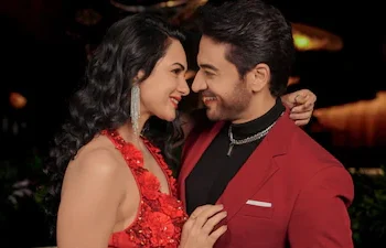 ‘বিবাহিত যদিত স্বামী-স্ত্ৰীৰ অনুভৱ নহ’ল!’ গৌৰৱৰ সৈতে কিয় একেলগে নাথাকে পত্নী আকাংশাই?