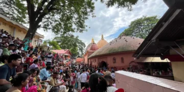 মা কামাখ্যাৰ ৰক্তবস্ত্ৰ কি? ভক্তসকলে কেনেকৈ ব্যৱহাৰ কৰিব জানো আহক