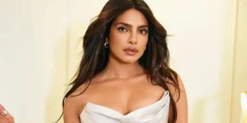 ‘ৰন্ধা-বঢ়া বা ঘৰ চাফা কৰাটো নাৰীৰ কাম নহয়’, প্ৰিয়ংকা চোপ্ৰাৰ মন্তব্যই লগাইছে তোলপাৰ!