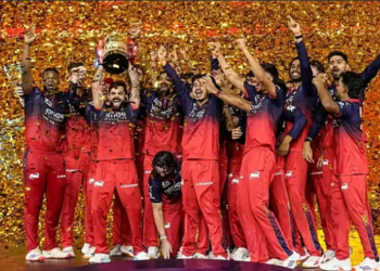 ট্ৰফিৰ ওপৰিও IPLত ধনৰ বৃষ্টি, কিমান টকা পালে RCBয়ে? কাৰ হাতত কি কি পুৰস্কাৰ?