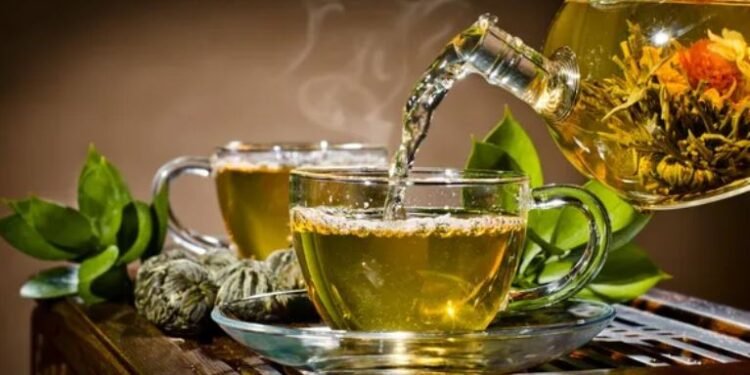 Green tea-এ কেৱল ওজন হ্ৰাস কৰাই নহয়, দেহৰ এইকেইটা অংগকো উপকৃত কৰে