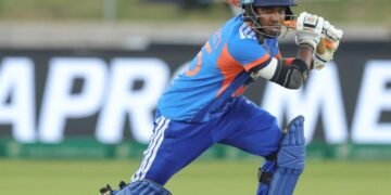 কিট ধাৰলৈ লোৱাৰ পৰা টি-২০ বিশ্বকাপলৈ ফুলমালীৰ কণ্টকময় যাত্ৰা