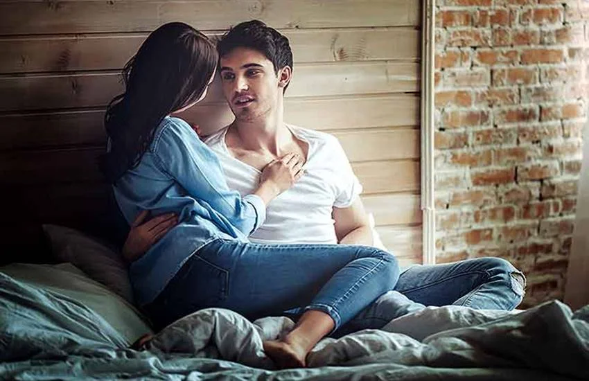সংগীৰ ওচৰত যাবলৈ অনিহা? পাকঘৰৰ এই সামগ্ৰীয়ে বৃদ্ধি কৰিব কামনা!