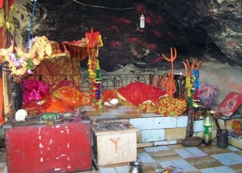 এটি ৰহস্যময় গুহা, য’ত সোমাই আজিলৈ উভতি নাহিল বিয়াৰ যাত্ৰী