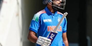 আফগানিস্তানৰ বিৰুদ্ধে মাত্ৰ ২৬ ৰান কৰিও কোহলিক চেৰ পেলালে শ্ৰেয়াছ আয়াৰে!