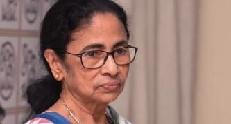 TMCত অভ্যন্তৰীণ সংঘাত! ক্ৰমাৎ অকলশৰীয়া হৈ পৰিছে মমতা বেনাৰ্জী!