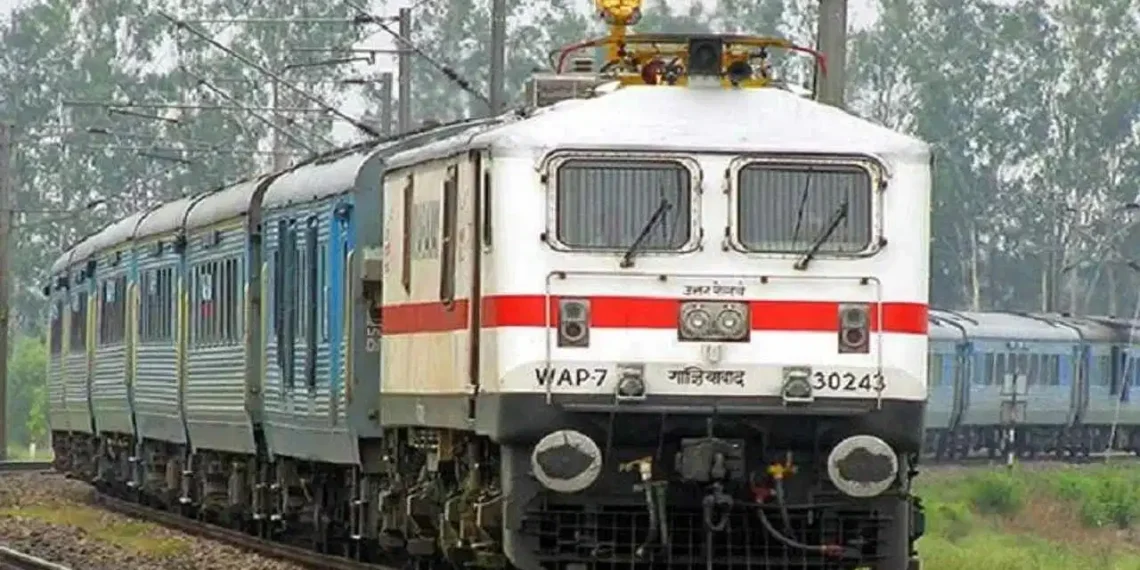 ১ জুলাইৰ পৰা সলনি হ’ব ৰে’লৱেৰ নিয়ম, নাজানিলে পৰিব বিপদত!