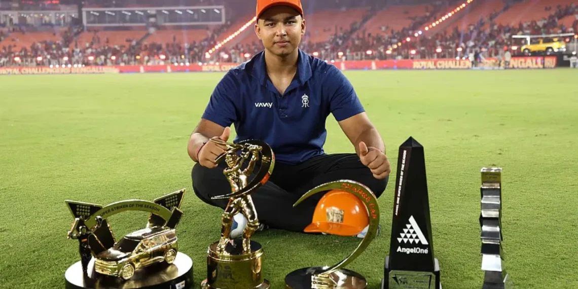 বৈভৱ সূৰ্যবংশীৰ সন্মুখত ভিন্ন কোম্পানীৰ শাৰী, এখন চুক্তিৰ বাবদ ১ কোটি টকা উপাৰ্জন