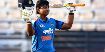 বৈভৱ নহয় এইজন ক্ৰিকেটাৰে ১৪ বছৰতে অভিষেক ঘটাইছিল আন্তঃৰাষ্ট্ৰীয় ক্ৰিকেটত 