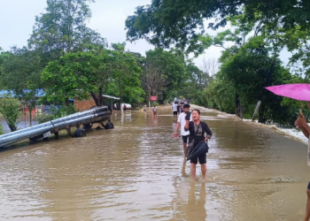 মানৱীয় দৃষ্টিকোণেৰে আপুনিও বন্যাৰ্তৰ বাবে কৰিব পাৰে এই কাম