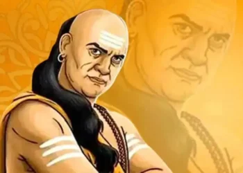 Chanakya Niti: ভুলতো এনে মানুহক নকৰিব সহায়, আচাৰ্য চাণক্যই কৰিছে সাৱধান!