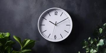 ভুলতো ঘৰৰ এইটো দিশত নাৰাখিব ঘড়ী, থানবান হ’ব আপোনাৰ ঘৰ!