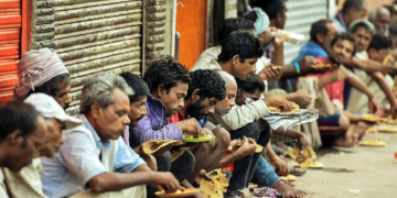 UNৰ ভয়ংকৰ প্ৰতিবেদন! আচিৰেই দৰিদ্ৰ সীমাৰেখাৰ তললৈ যাব ৪.৫ কোটি লোক !