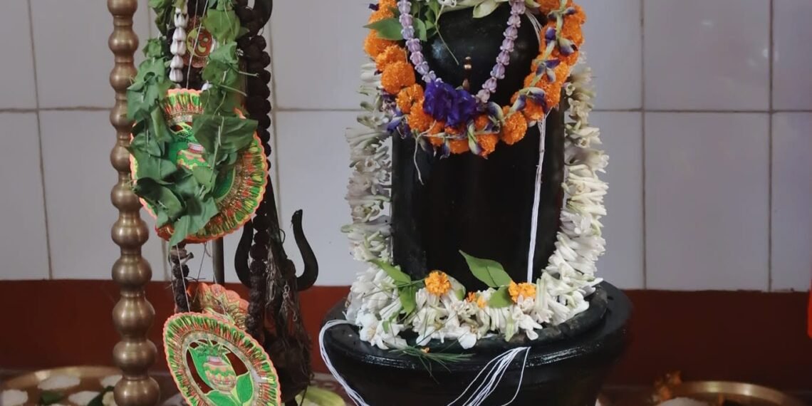 শাওন মাহত শিৱলিংগত কিয় ক’লা তিল দিয়া হয়?