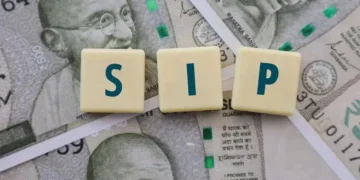 কোটিপতি হোৱাৰ সহজ উপায়, দৰমহা ৫০ হাজাৰ টকা হ’লেও SIPৰে হওক ধনী!