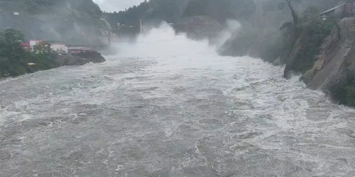 NHPCয়ে এৰিছে পানী, ৰাজ্যৰ ৫ জিলাত হাই এলাৰ্ট, প্ৰশাসনে বজাইছে চাইৰেন