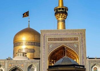 খামেনেইৰ জানাজা সম্পন্ন হোৱা Imam Reza Shrineৰ মহত্ব কিমান?