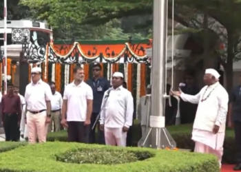 ‘বন্দে মাতৰম’ পৰিৱেশনক লৈ অসন্তুষ্ট নেকি ৰাহুল-ছোনিয়া?