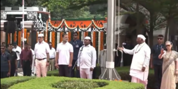 ‘বন্দে মাতৰম’ পৰিৱেশনক লৈ অসন্তুষ্ট নেকি ৰাহুল-ছোনিয়া?