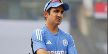 বিপদঘণ্টা বাজিছে গৌতম গম্ভীৰৰ!