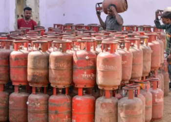 দুগুণ দামত কিনিব লাগিব LPG চিলিণ্ডাৰ! দুগুণ দামৰ পৰা পৰিত্ৰাণ পাবলৈ আজিয়েই কৰক এই কাম