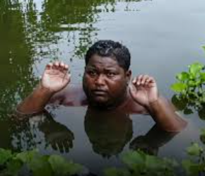 বিগত প্ৰায় ১০ বছৰে পুখুৰীৰ পানীয়েই হৈ পৰিছে এইজন কিশোৰৰ জীৱন