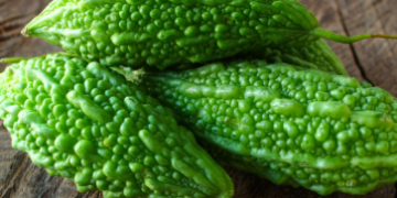 তিতা কেৰেলাই ভয়ংকৰ বিপদ মাতিব পাৰে আপোনাৰ
