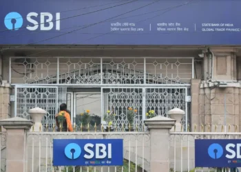 বেংকত চাকৰি কৰাৰ মন? এছ বি আইয়ে ২০২৬-২৭ বিত্তীয় বৰ্ষত দিছে বৃহৎ সুযোগ!