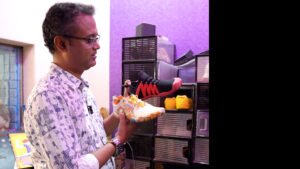জুবিন গাৰ্গৰ সেই প্ৰিয় জোতাযোৰ
