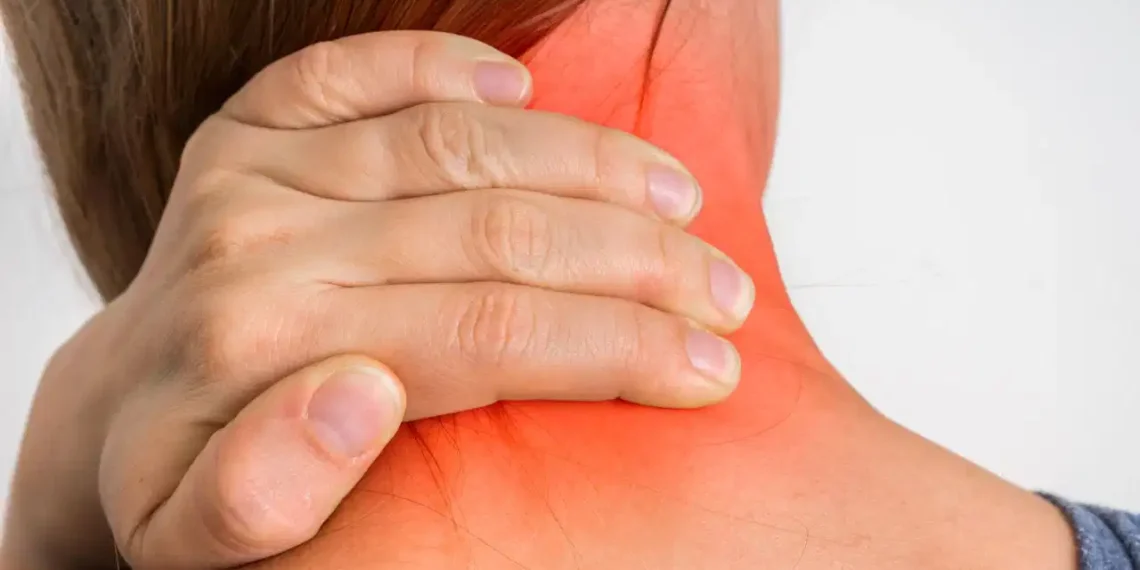 Neck Pain: অত্যাধিক ডিঙিৰ বিষ? গাৰু ৰ’দত দিলে সঁচাকৈ ঠিক হয় নেকি জানক