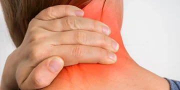 Neck Pain: অত্যাধিক ডিঙিৰ বিষ? গাৰু ৰ’দত দিলে সঁচাকৈ ঠিক হয় নেকি জানক