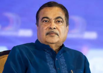 ‘নিজৰ ভুলৰ মূল্য ভৰিছোঁ’-যান-জঁটত আৱদ্ধ নীতিন গাডকাৰীৰ অকপট স্বীকাৰোক্তি