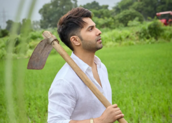 অভিনয় এৰি খেতিত ধৰিলে নেকি বৰুণ ধাৱনে?