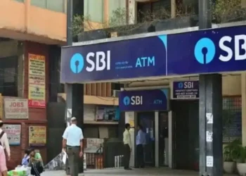 Bank 5 Day Week: বেংকত ৫ দিন কাম কৰাৰ সপোন ভংগ নেকি? চৰকাৰে স্পষ্ট কৰিলে স্থিতি