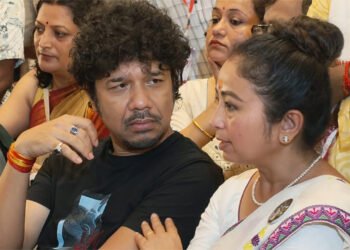 পাপনৰ মুখত ‘মায়াবিনী’, জুবিন ক্ষেত্ৰত উপস্থিত হৈ সান্তনা দিলে গৰিমাক
