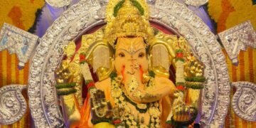 ৬৬ কেজিৰ সোণ-৩৩৫কেজি ৰূপেৰে নিৰ্মিত গণেশৰ মূৰ্তি