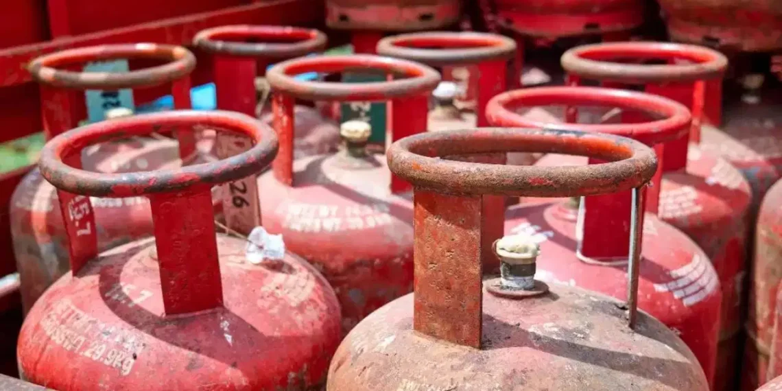 LPG গ্ৰাহকৰ বাবে সুখবৰ! হ্ৰাস পালে চিলিণ্ডাৰ বুকিঙৰ সময়