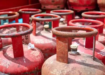 LPG গ্ৰাহকৰ বাবে সুখবৰ! হ্ৰাস পালে চিলিণ্ডাৰ বুকিঙৰ সময়