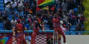 অবিশ্বাস্য! ৯ ৰানত ৮টাকৈ উইকেট