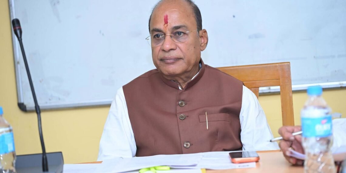 জুবিনে ৪০টা ভাষাত ৩ হাজাৰ গান গাইছিল!’, জুবিন গাৰ্গক লৈ মন্তব্য কৰি বিপদত বিধায়ক বিজয় গুপ্তা