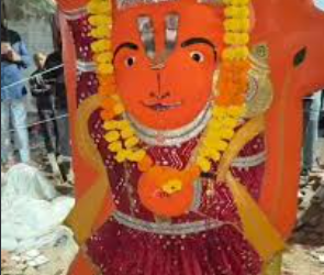 মন্দিৰ ভাঙিল, কিন্তু আঁতৰাব নোৱাৰিলে ১৭০ বছৰ পুৰণি হনুমানৰ মূৰ্তি