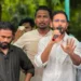 এক্সন মুডত দিল্লী আৰক্ষী, বিমানৰ ভিতৰৰ পৰা আটক অভিজিত দীপকে, সৌৰভ দাস আৰু আশুতোষ ৰাংকাক