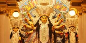 মা দুৰ্গাৰ আশীৰ্বাদ ল’বলৈ কাটিব লাগিব টিকট, গুৱাহাটীৰ এইখন পূজা মণ্ডপে দিব সুকীয়া অভিজ্ঞতা!