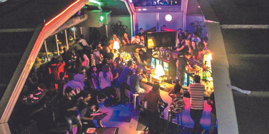 Night Club ত অৰ্ধ উলংগ যুৱতী! নিশাৰ মহানগৰীত এয়া কি?