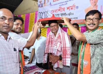 নগাঁৱত নিশ্চিত জয়ৰ দিশে বিজেপি প্ৰাৰ্থী দেৱাশীষ শৰ্মা, ছ’চিয়েল মিডিয়াত দিলে বিশেষ পোষ্ট