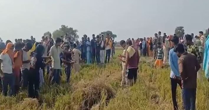 ধননি পথাৰত বি*বস্ত্ৰ অৱস্থাত উদ্ধাৰ যুৱতী