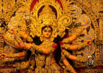 Shardiya Navratri 2026 : নৱৰাত্ৰিৰ ৯ দিনত পিন্ধক এইকেইটা ৰঙৰ কাপোৰ, জিলিকিব আপোনাৰ ভাগ্য!