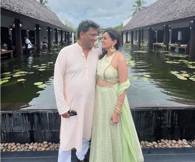 পুনৰ স্বামীৰ সৈতে বিৱাহপাশত আৱদ্ধ হ’ল এইগৰাকী ৪৮বছৰীয়া অভিনেত্ৰীয়ে