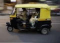 Auto Rickshaw Facts: অটো ৰিক্সাত কিয় তিনিটা চকা থাকে? ৯৯% লোকে নাজানে এই কথা
