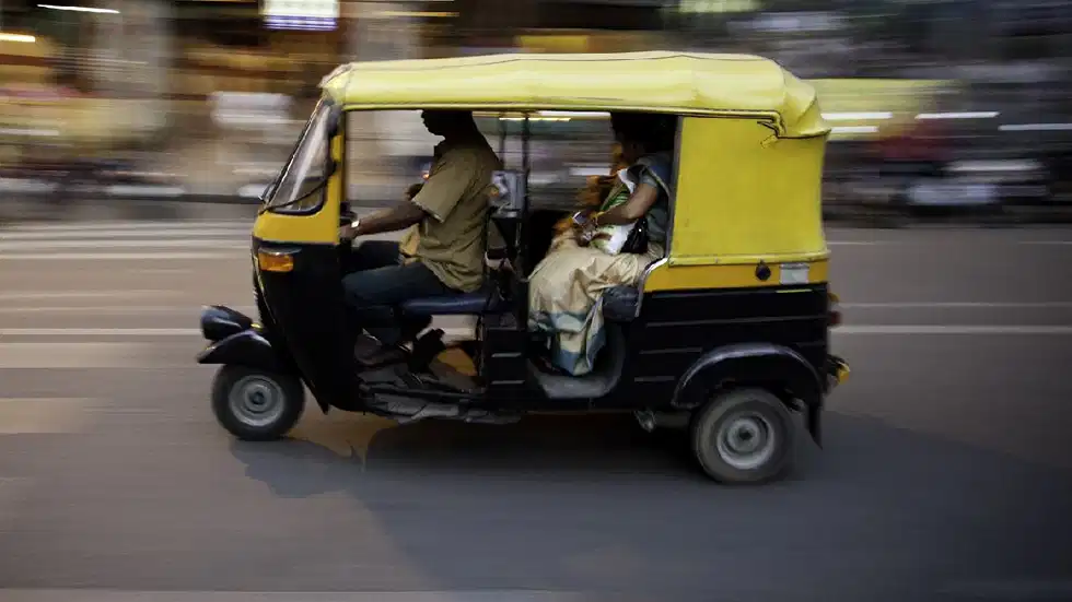 Auto Rickshaw Facts: অটো ৰিক্সাত কিয় তিনিটা চকা থাকে? ৯৯% লোকে নাজানে এই কথা